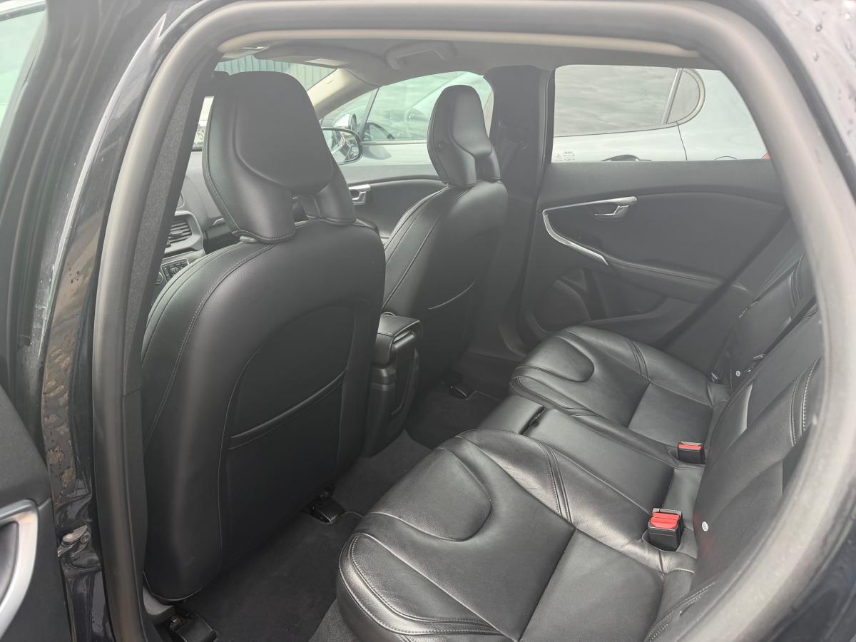 volvo-v40-2014-diesel-1560cc