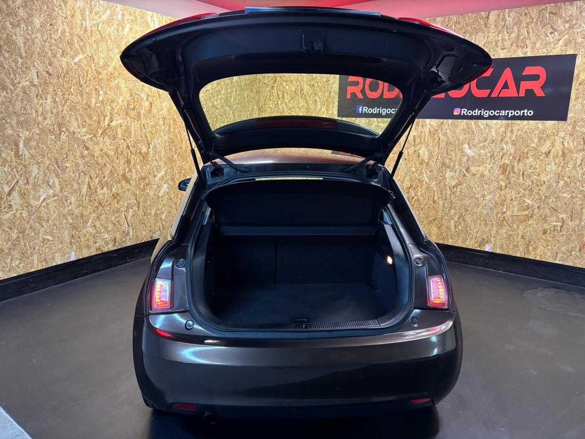 audi-a1-2012-gasolina-1197cc