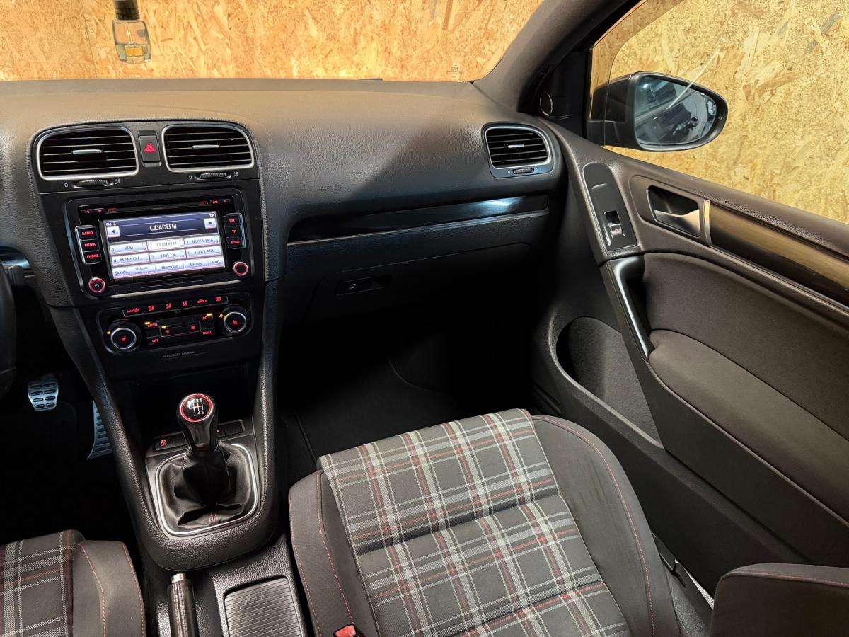 volkswagen-golf-2010-gasolina-1984cc