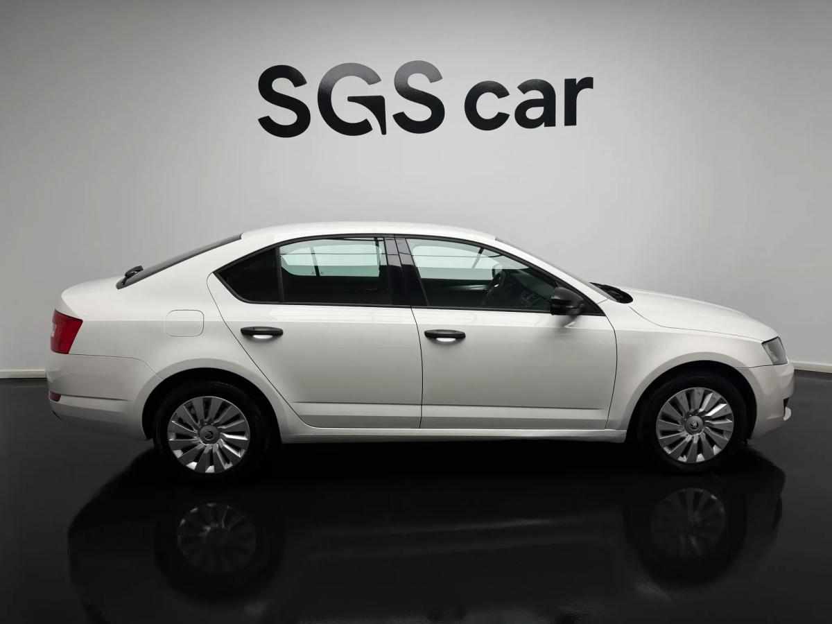 skoda-octavia-1-6-tdi-2015-diesel-1598cc