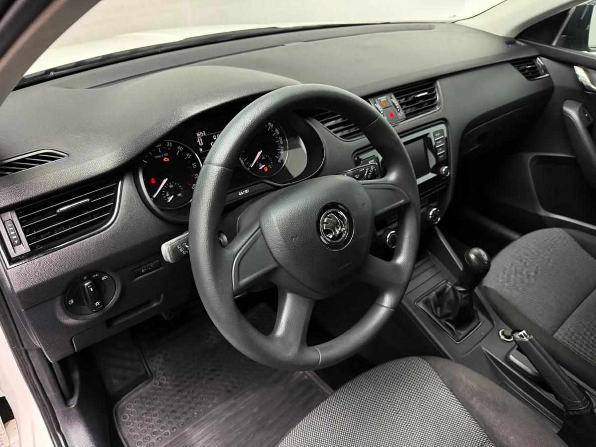skoda-octavia-1-6-tdi-2015-diesel-1598cc