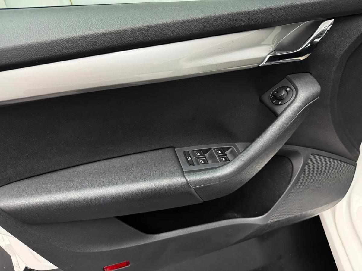 skoda-octavia-1-6-tdi-2015-diesel-1598cc