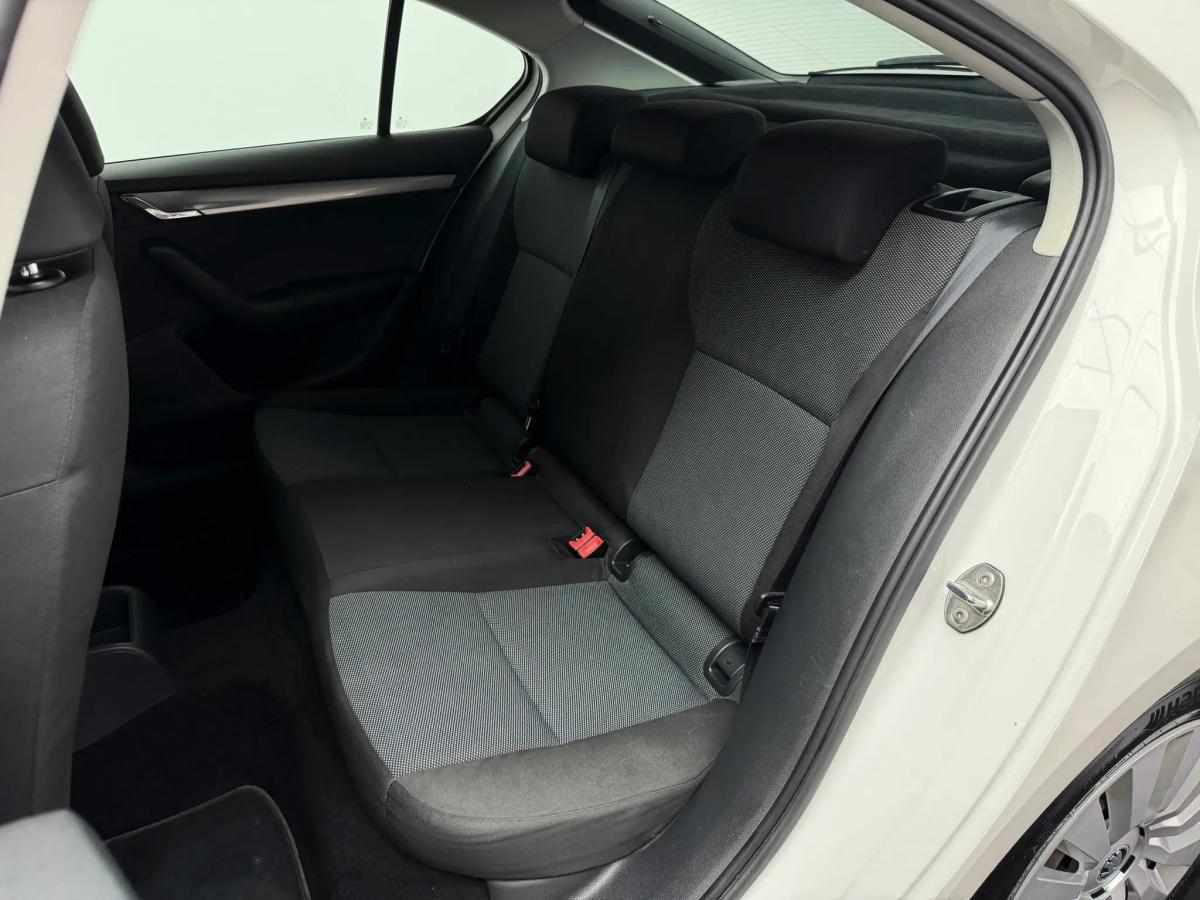skoda-octavia-1-6-tdi-2015-diesel-1598cc