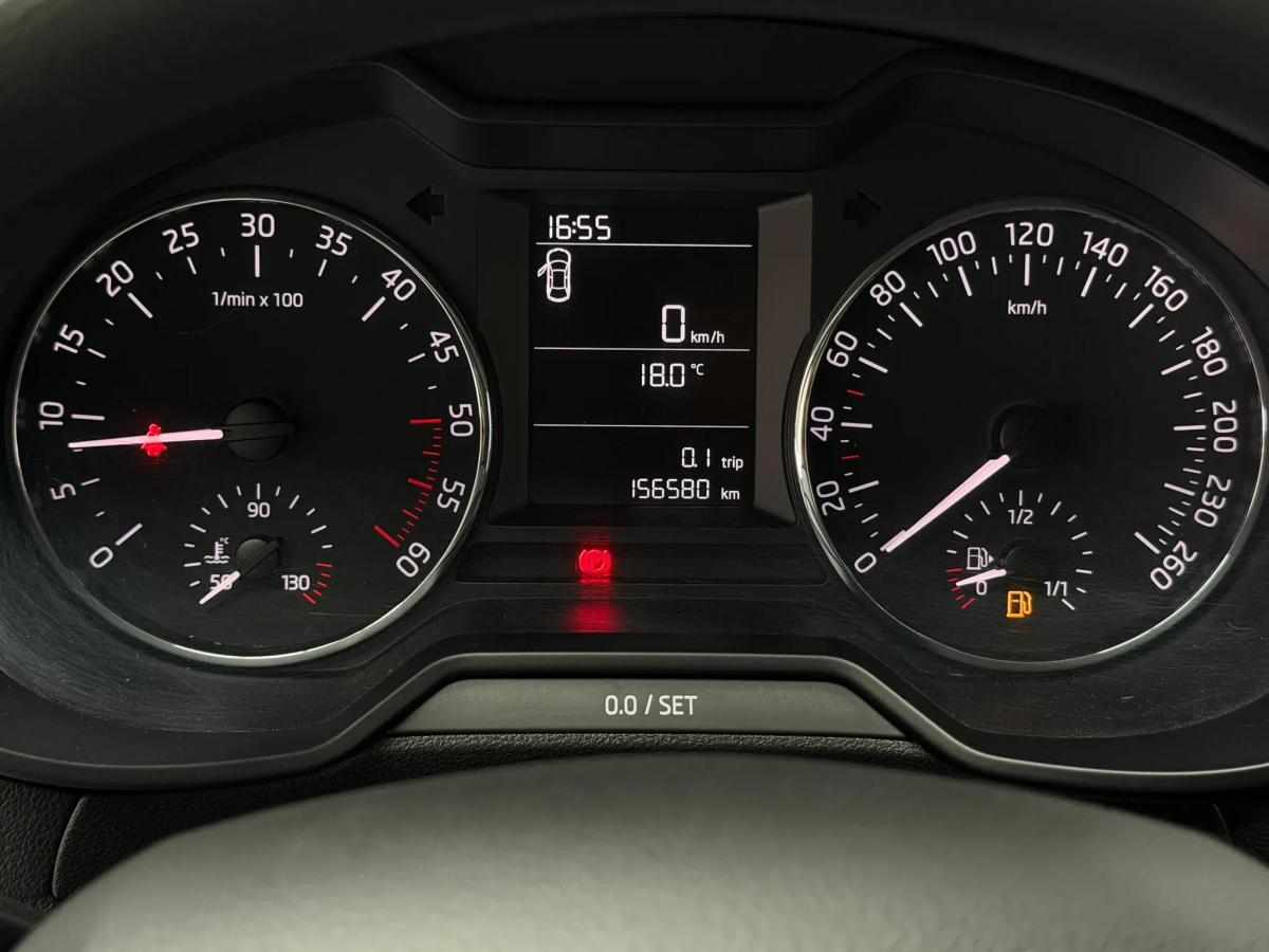 skoda-octavia-1-6-tdi-2015-diesel-1598cc