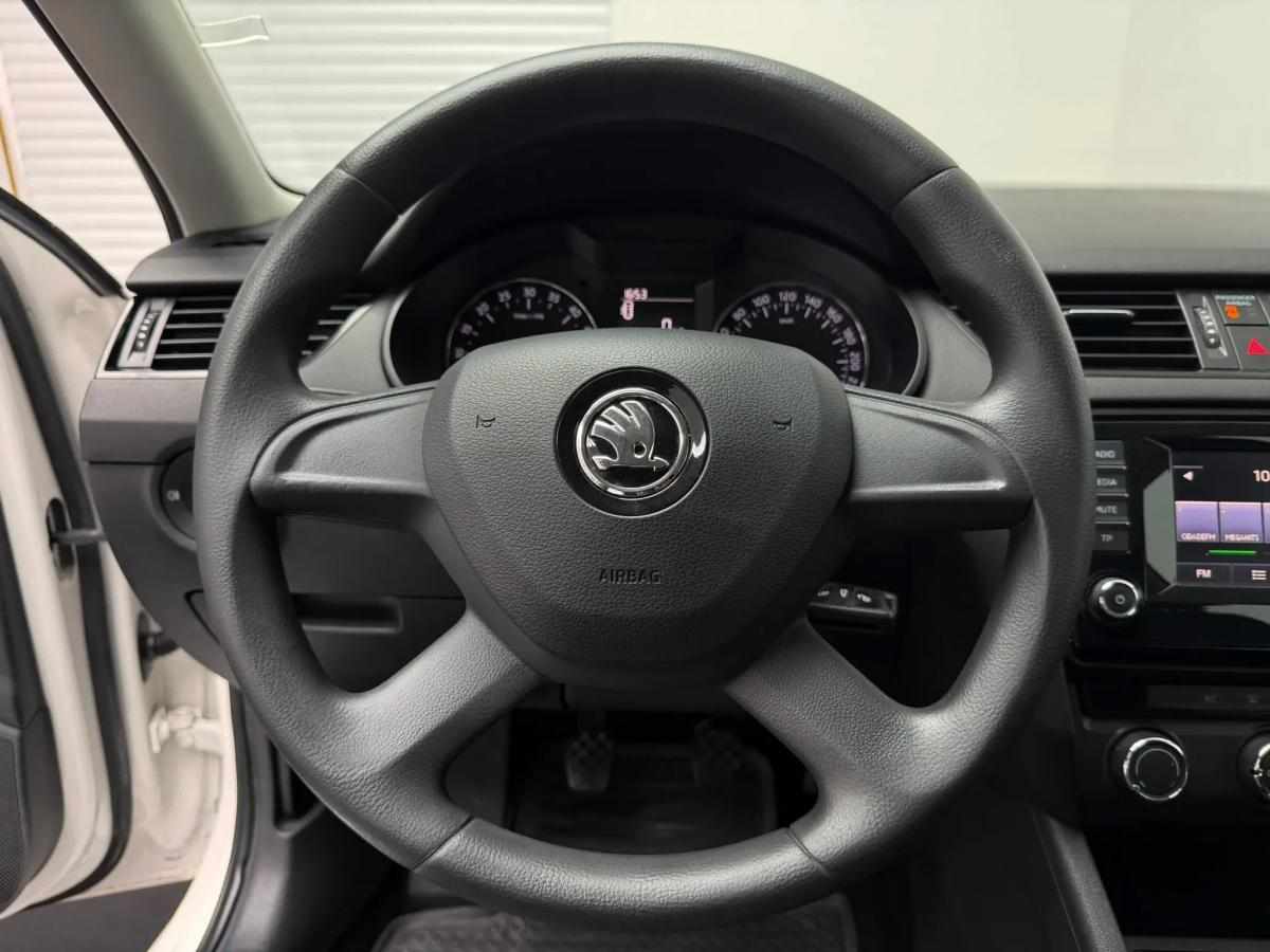 skoda-octavia-1-6-tdi-2015-diesel-1598cc
