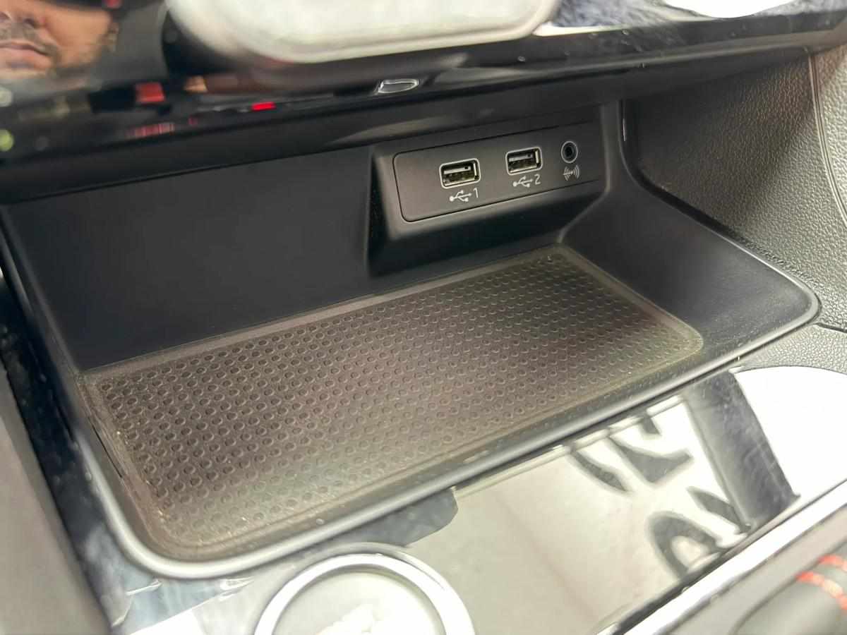 seat-leon-1-6-tdi-2019-diesel-1598cc