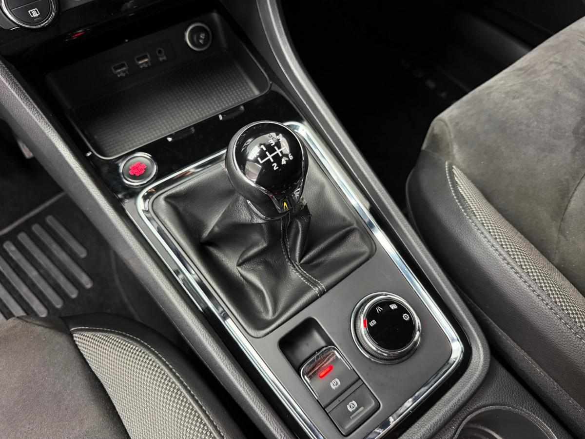 seat-ateca-1-6-tdi-ecomotive-2018-diesel-1598cc