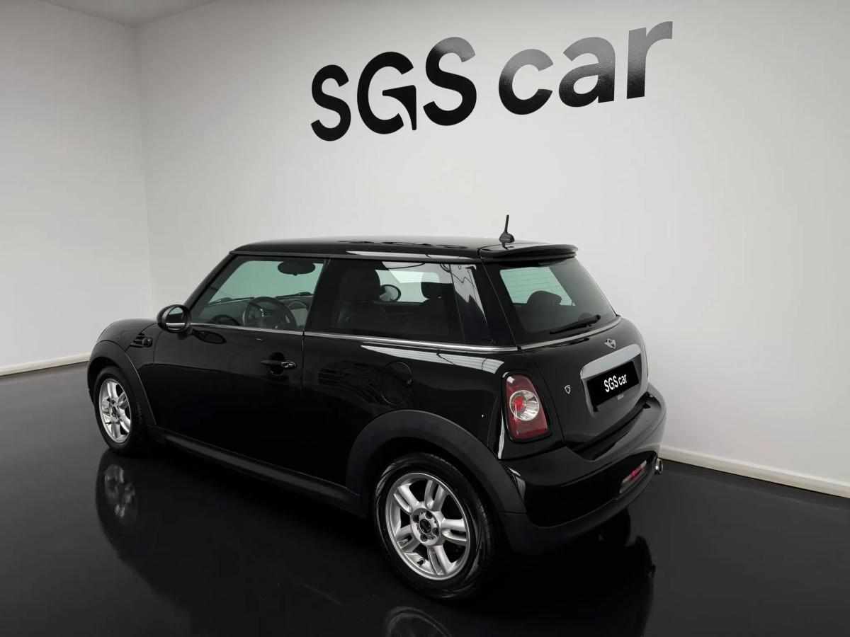 mini-hatch-d-2-0-2011-diesel-1598cc
