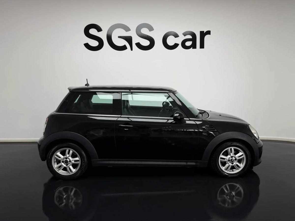mini-hatch-d-2-0-2011-diesel-1598cc