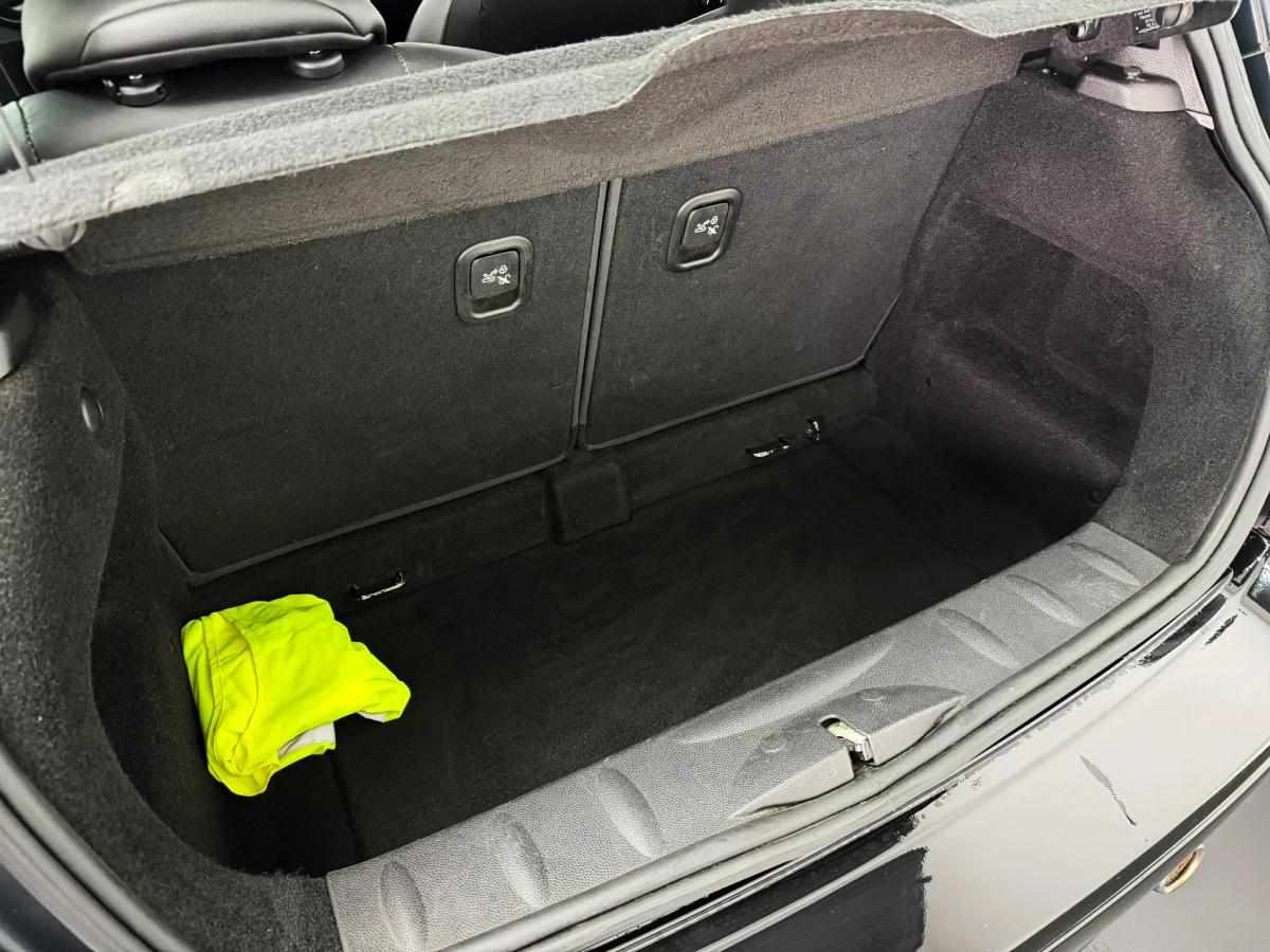 mini-hatch-d-2-0-2011-diesel-1598cc