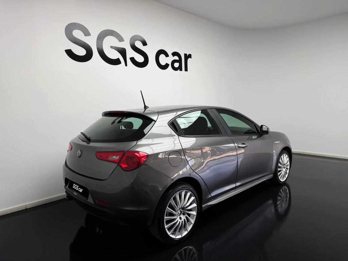alfa-romeo-giulietta-1-6-jtdm-16v-2017-diesel-1598cc