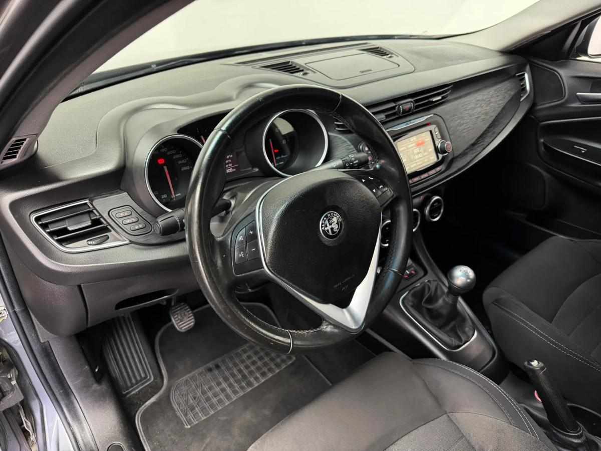 alfa-romeo-giulietta-1-6-jtdm-16v-2017-diesel-1598cc