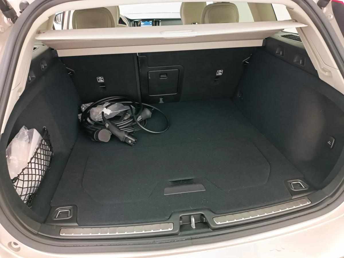 volvo-v60-recharge-2-0-t6-phev-2024-gasolina-1969cc