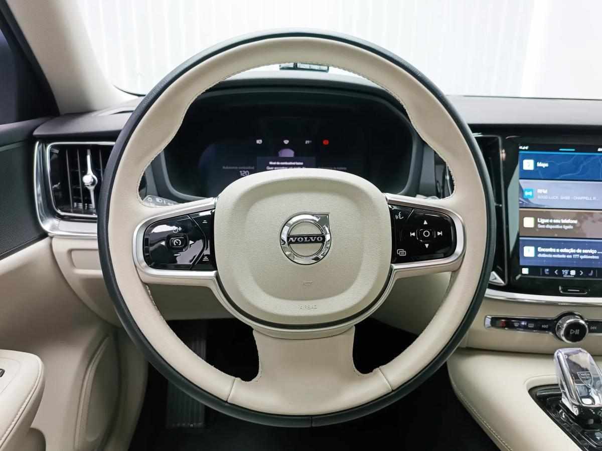 volvo-v60-recharge-2-0-t6-phev-2024-gasolina-1969cc
