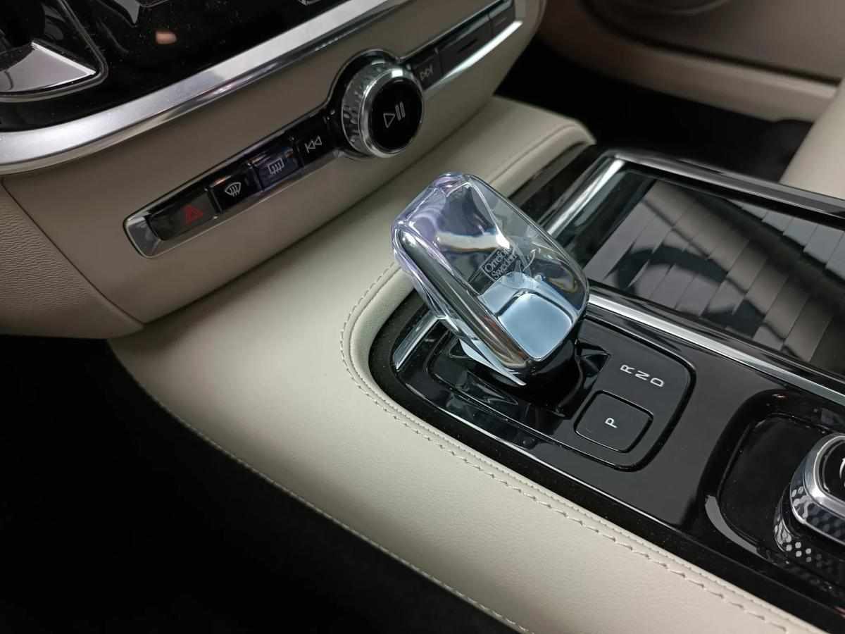 volvo-v60-recharge-2-0-t6-phev-2024-gasolina-1969cc