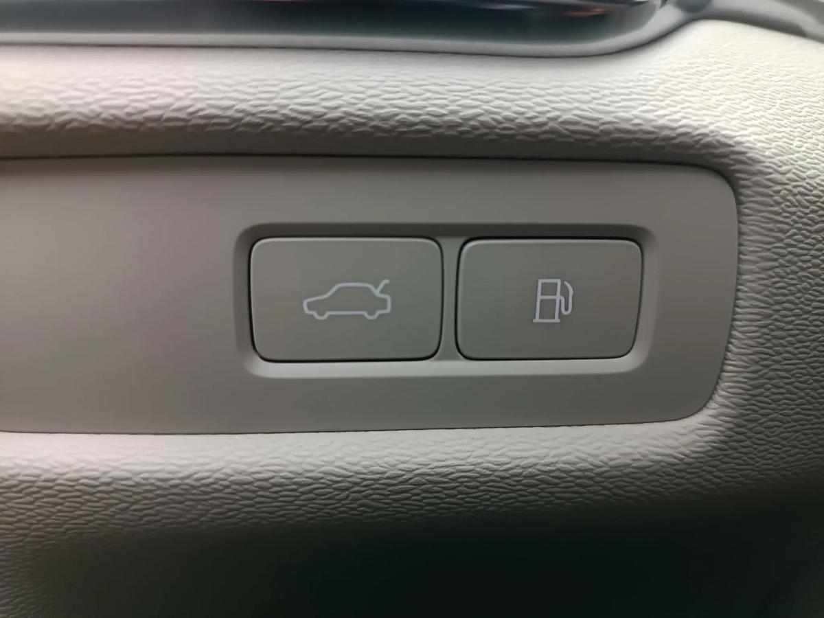 volvo-v60-recharge-2-0-t6-phev-2024-gasolina-1969cc
