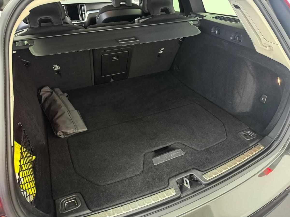 volvo-v60-b4-2021-diesel-1969cc