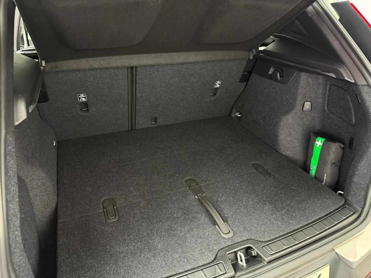 volvo-xc40-1-5-t2-2024-gasolina-1477cc