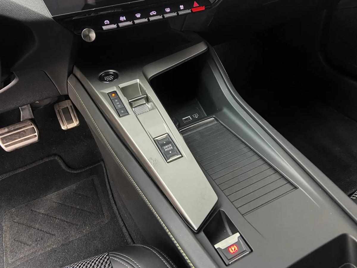 peugeot-308-1-6-hybrid-2024-gasolina-1598cc