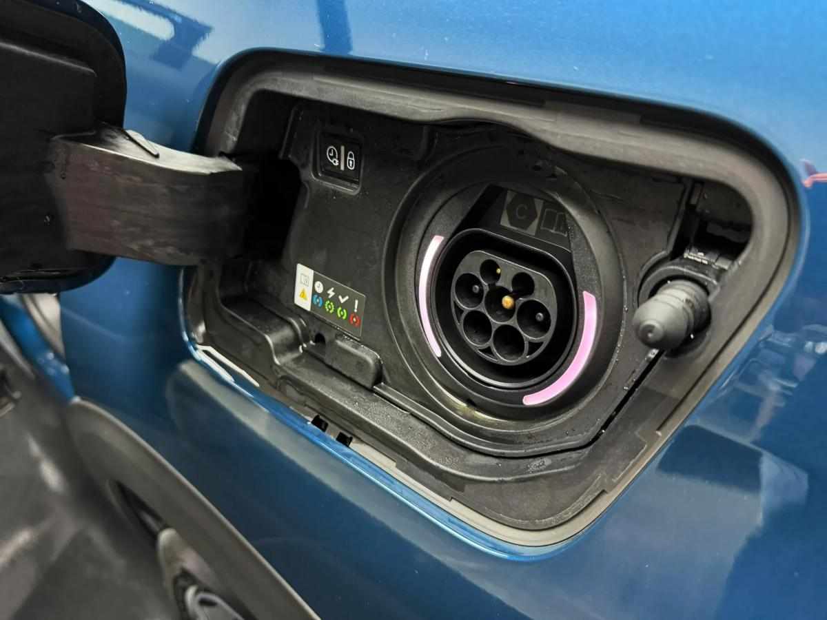 peugeot-3008-1-6-hybrid-11-8-kwh-2023-gasolina-1598cc