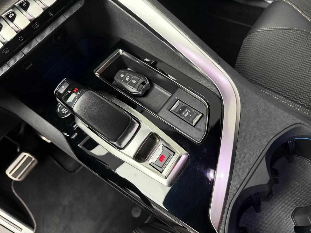 peugeot-3008-1-6-hybrid-11-8-kwh-2023-gasolina-1598cc