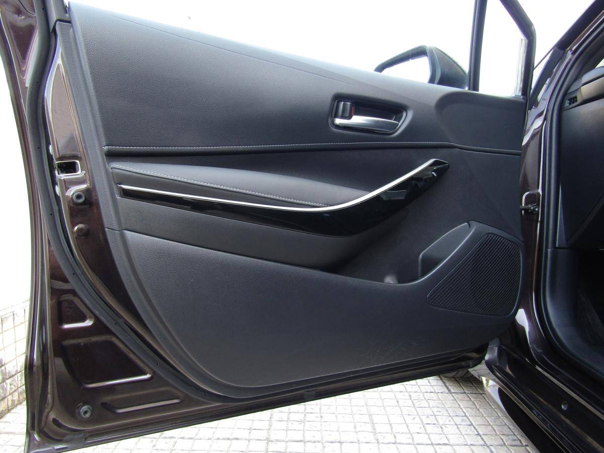 toyota-corolla-2022-hibrido-a-gasolina-1798cc