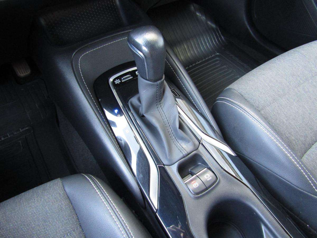 toyota-corolla-2022-hibrido-a-gasolina-1798cc