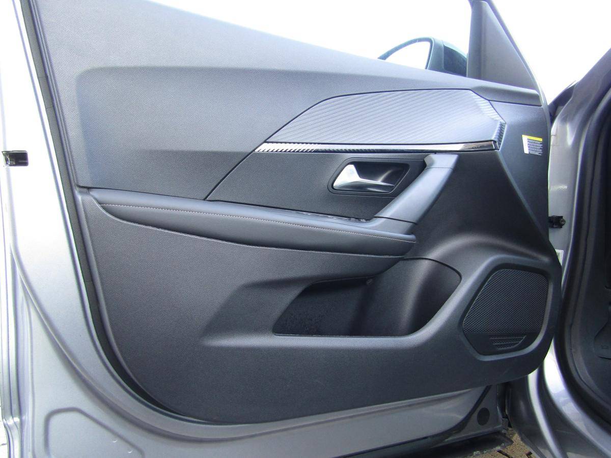 peugeot-2008-2023-diesel-1499cc