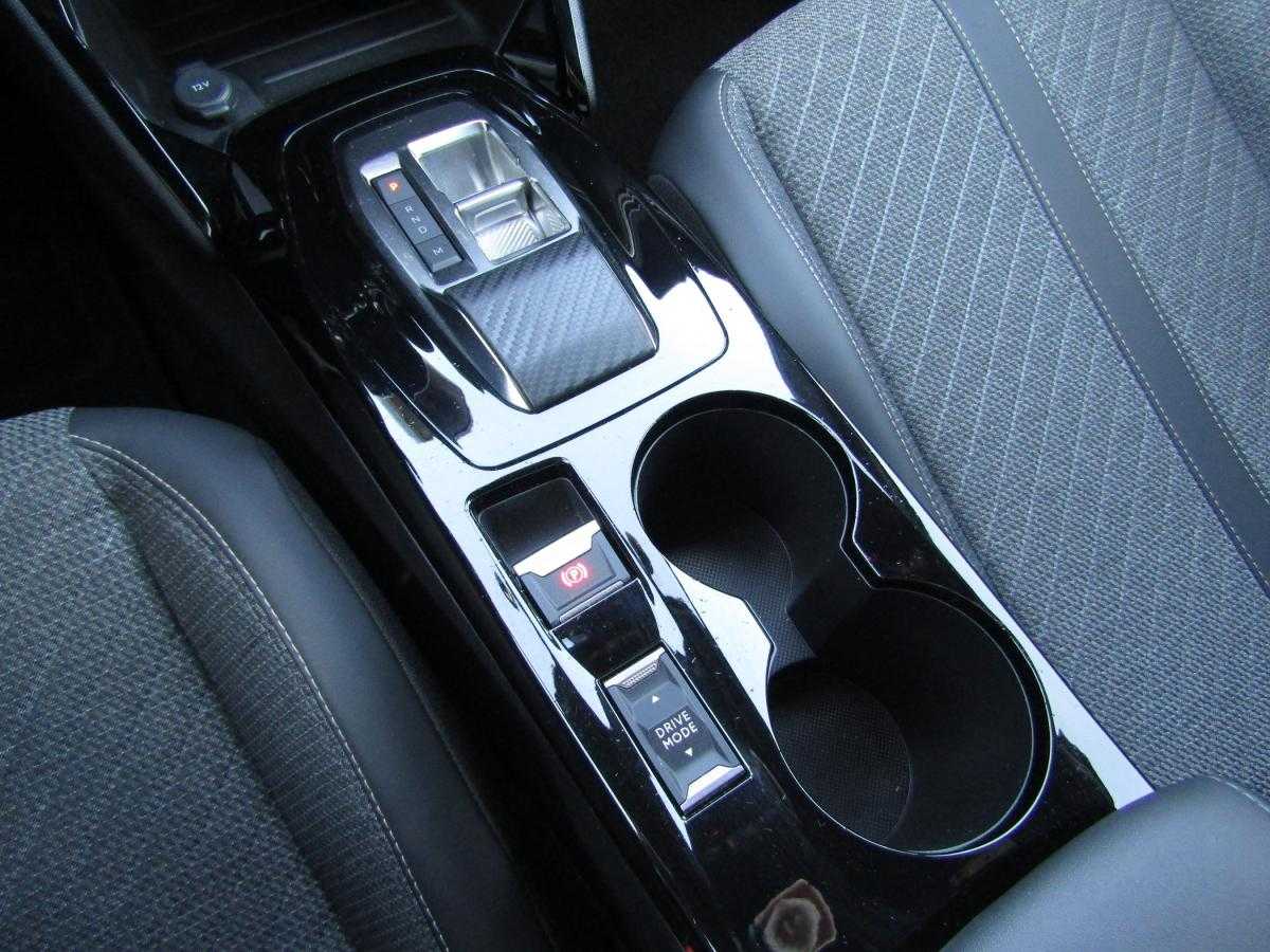 peugeot-2008-2023-diesel-1499cc