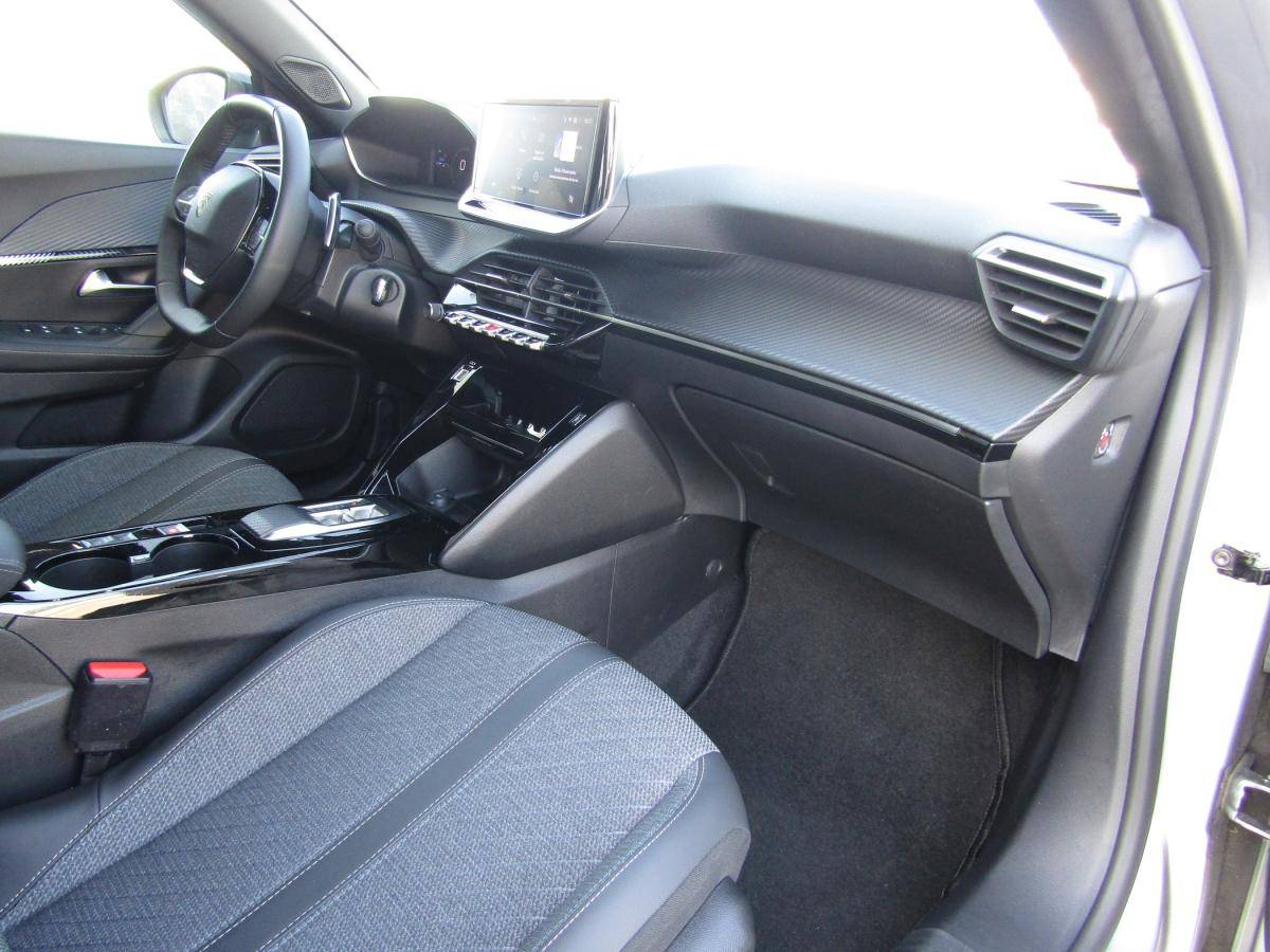 peugeot-2008-2023-diesel-1499cc