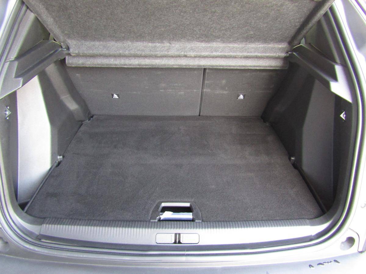 peugeot-2008-2023-diesel-1499cc