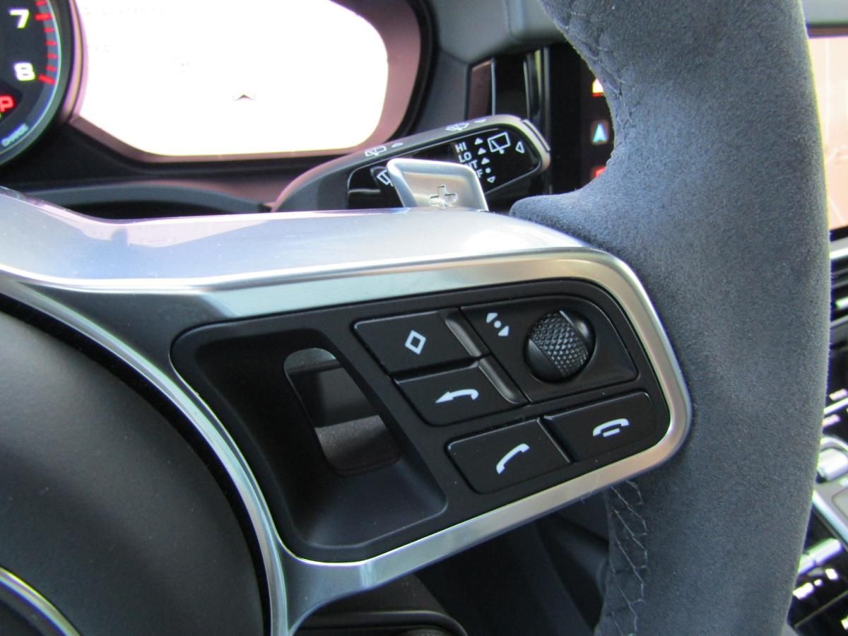 porsche-cayenne-2023-hibrido-a-gasolina-2995cc