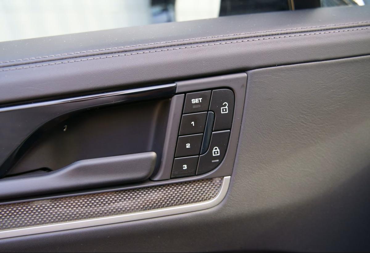porsche-cayenne-2025-hibrido-a-gasolina-2995cc