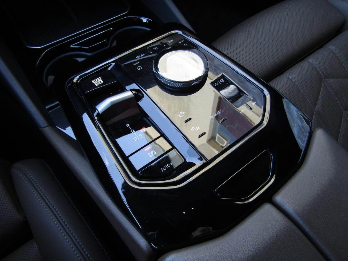 bmw-serie-5-2025-hibrido-a-gasolina-1998cc