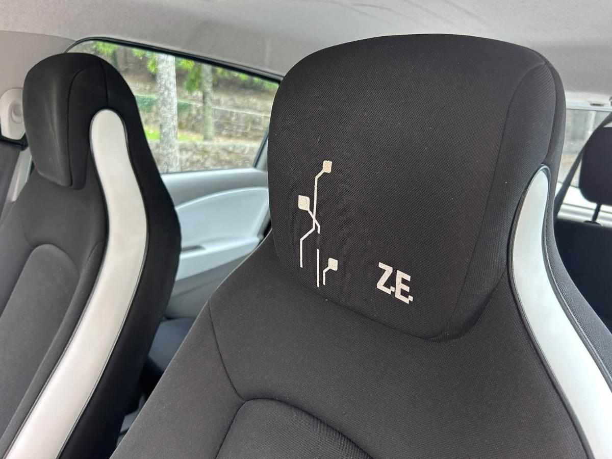 renault-zoe-r240-22-kwh-2015-eletrico