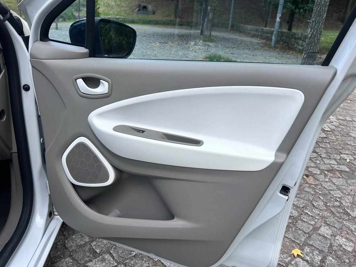 renault-zoe-r240-22-kwh-2015-eletrico