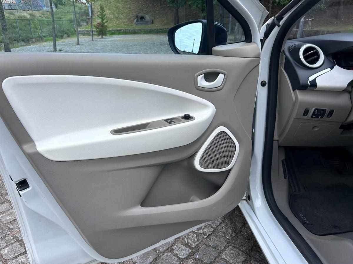 renault-zoe-r240-22-kwh-2015-eletrico