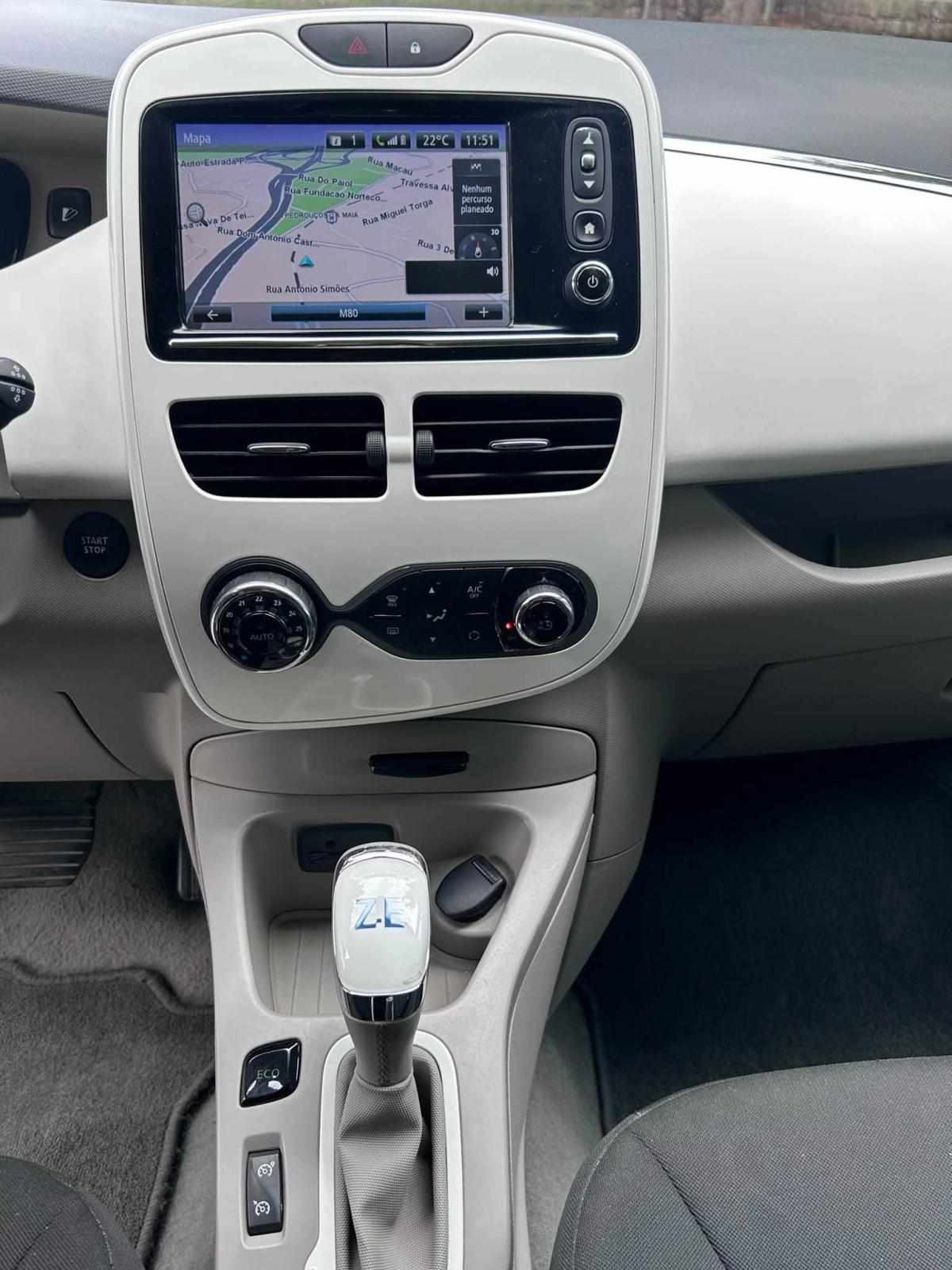 renault-zoe-r240-22-kwh-2015-eletrico