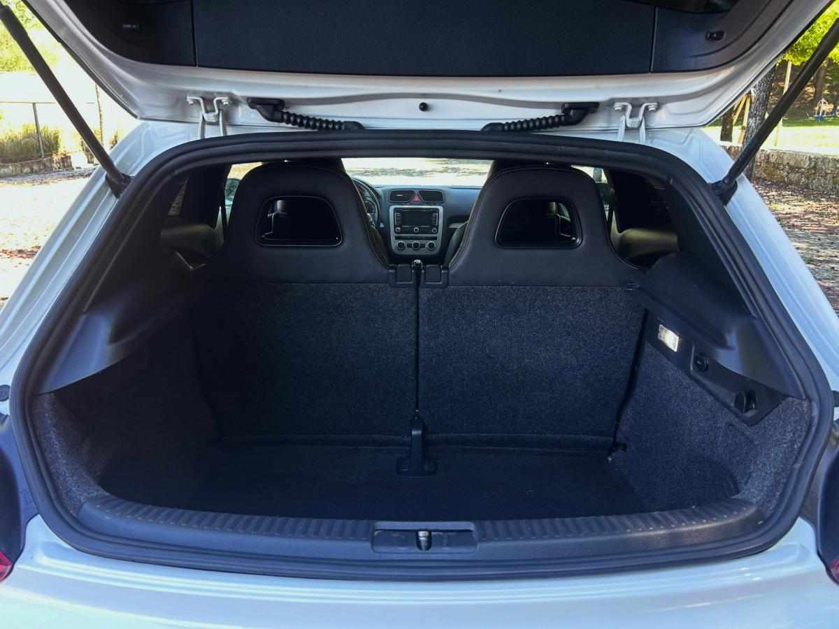 volkswagen-scirocco-2-0-tdi-2013-diesel-1968cc