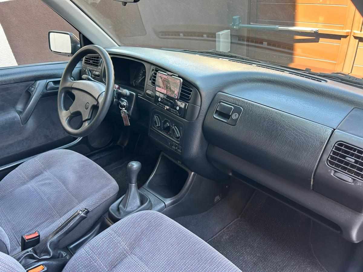 volkswagen-vento-1-6-1995-gasolina-1598cc