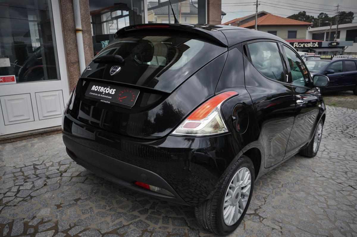 lancia-ypsilon-1-2-2013-gasolina-1242cc