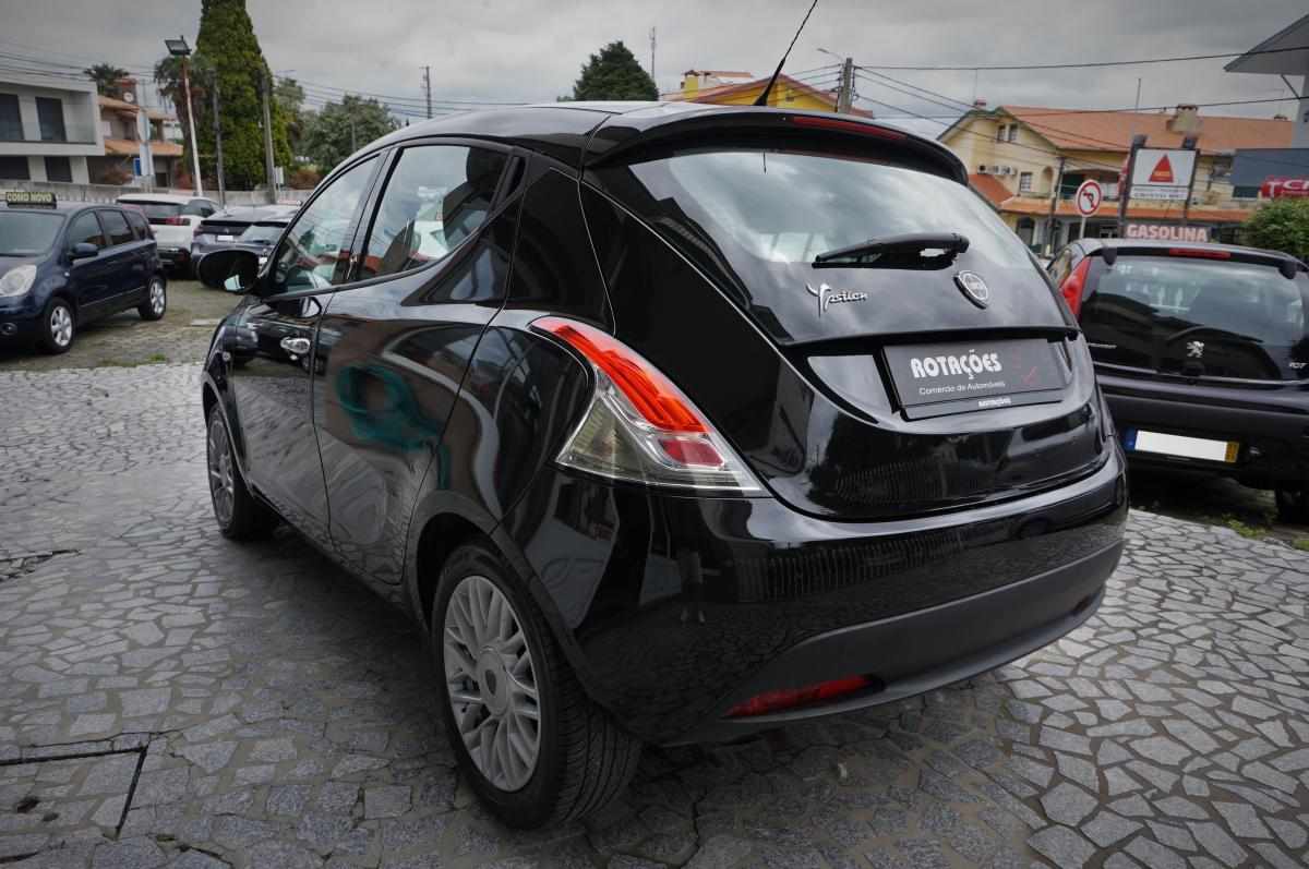 lancia-ypsilon-1-2-2013-gasolina-1242cc