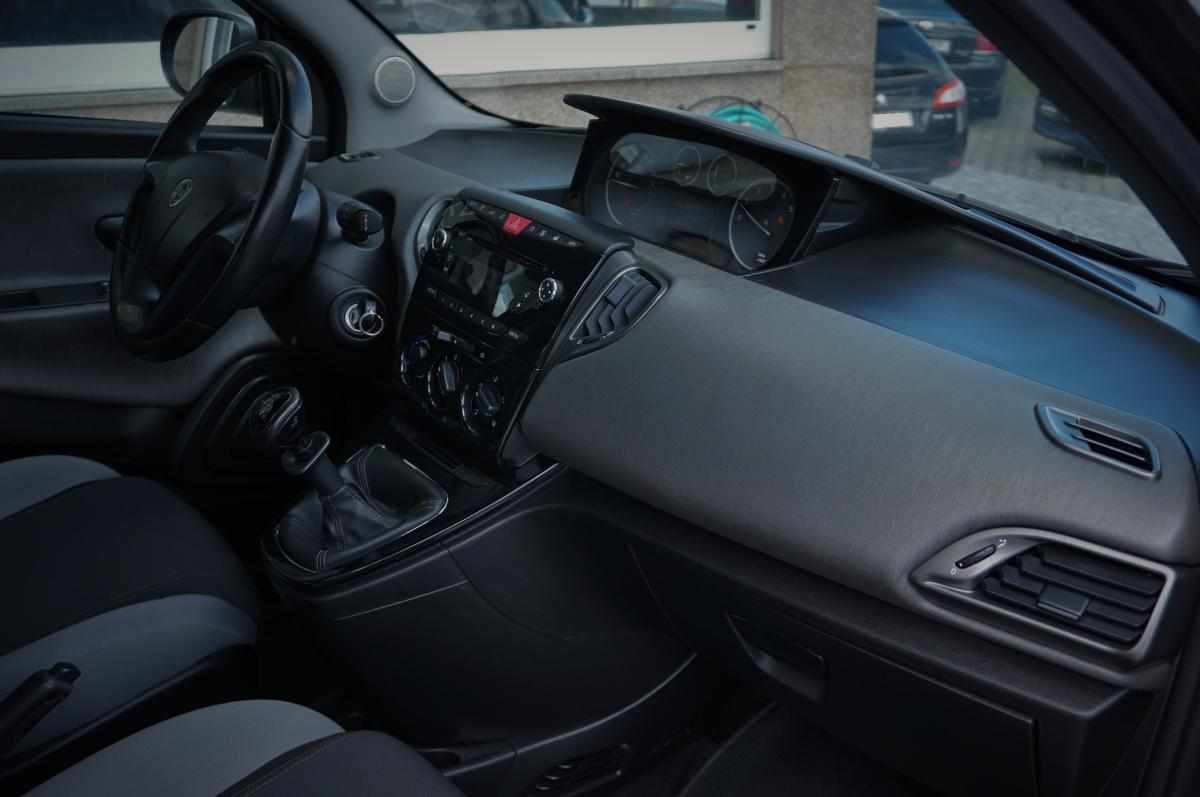 lancia-ypsilon-1-2-2013-gasolina-1242cc