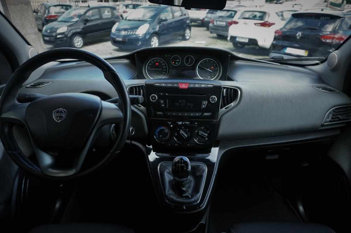 lancia-ypsilon-1-2-2013-gasolina-1242cc