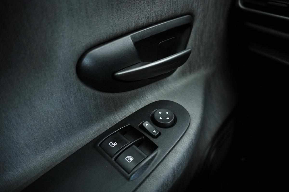 lancia-ypsilon-1-2-2013-gasolina-1242cc