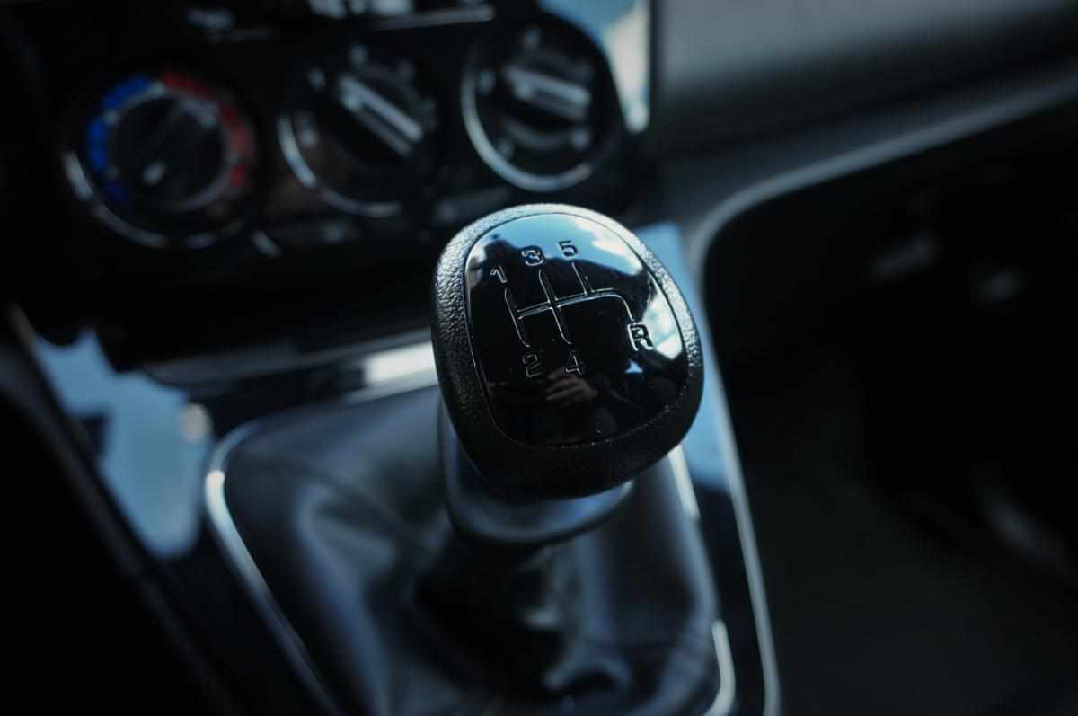 lancia-ypsilon-1-2-2013-gasolina-1242cc
