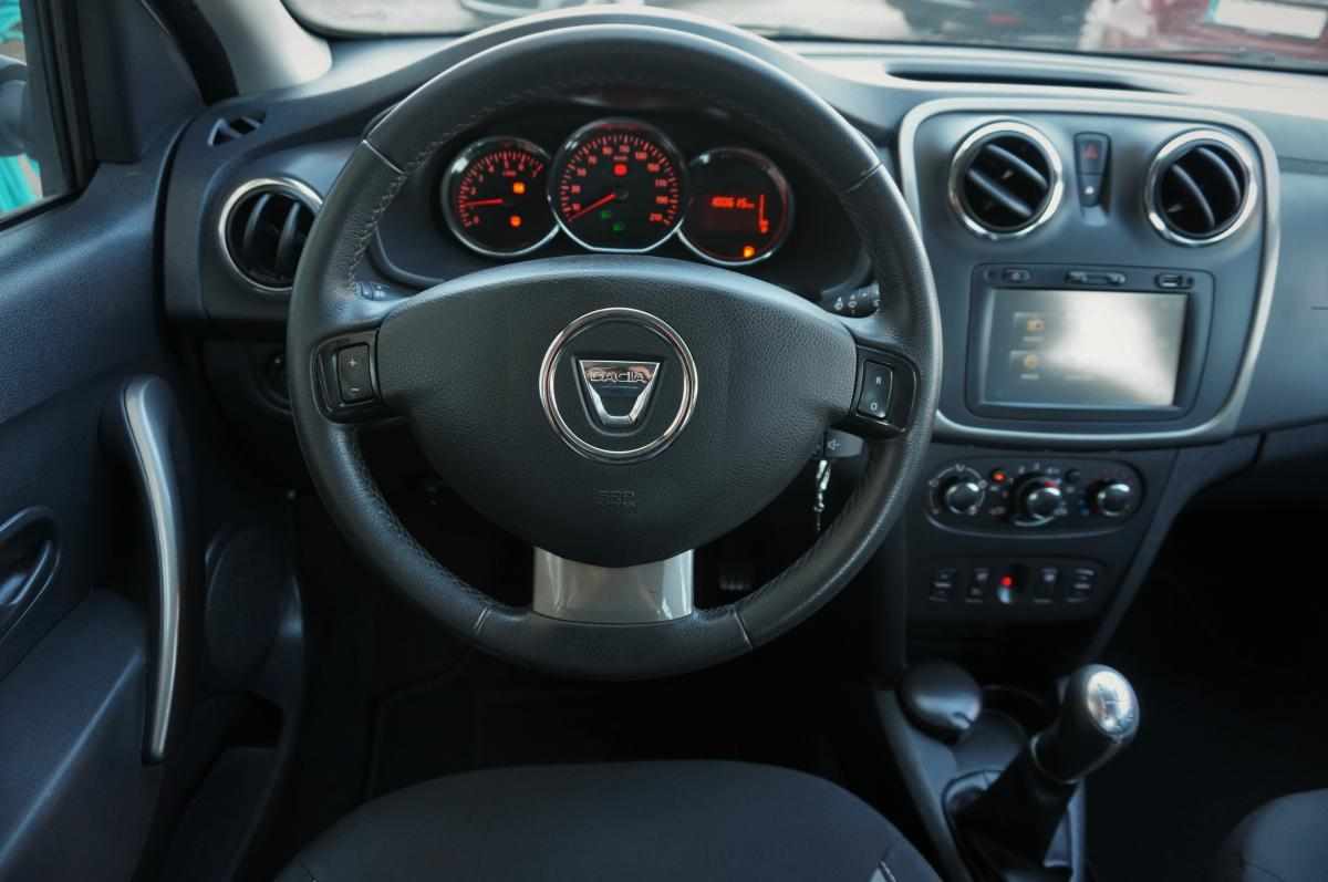 dacia-sandero-0-9-tce-2015-gasolina-900cc