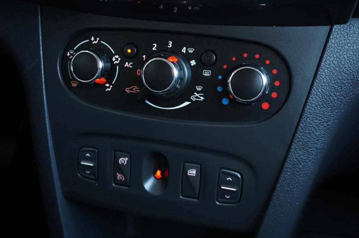 dacia-sandero-0-9-tce-2015-gasolina-900cc