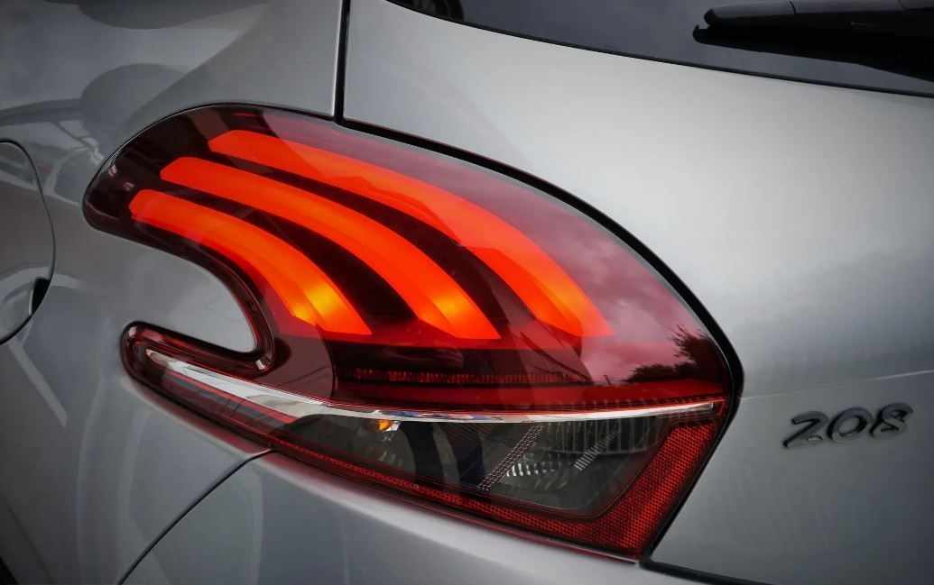 peugeot-208-2016-diesel-1560cc