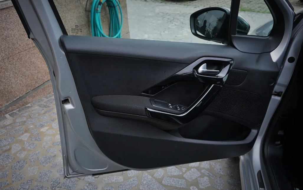 peugeot-208-2016-diesel-1560cc